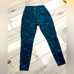 Buffbunny Legacy Leggings - Blue Camo - XL